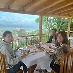 Oda ve Kahvaltı Hasko 4*